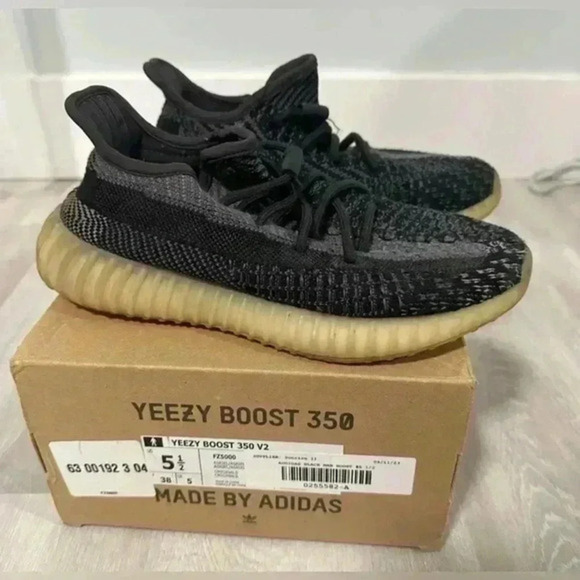 Adidas x Yeezy Black/Blue Knit Fabric Boost 350 v2 carbon Sneakers Size 5 1/2‎ - Picture 2 of 11